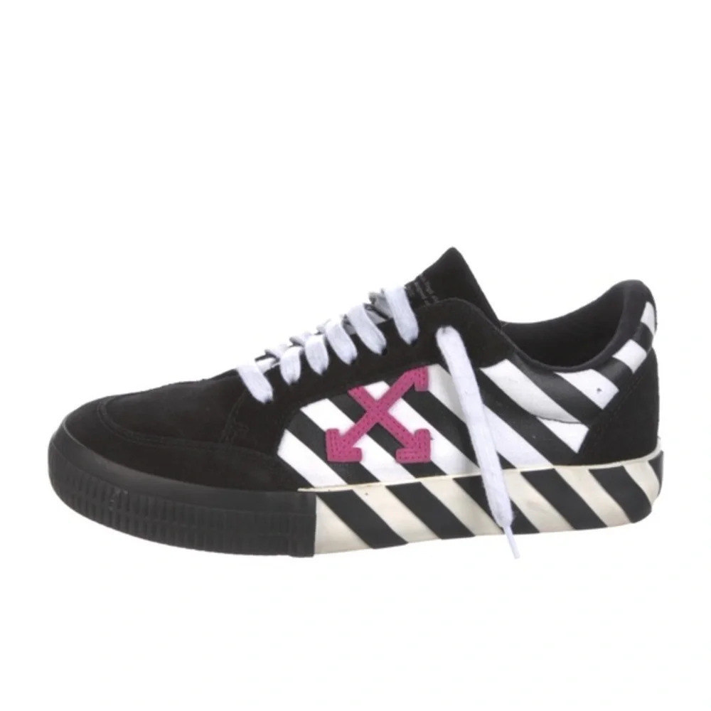 Off— white Arrow striped low-top sneakers